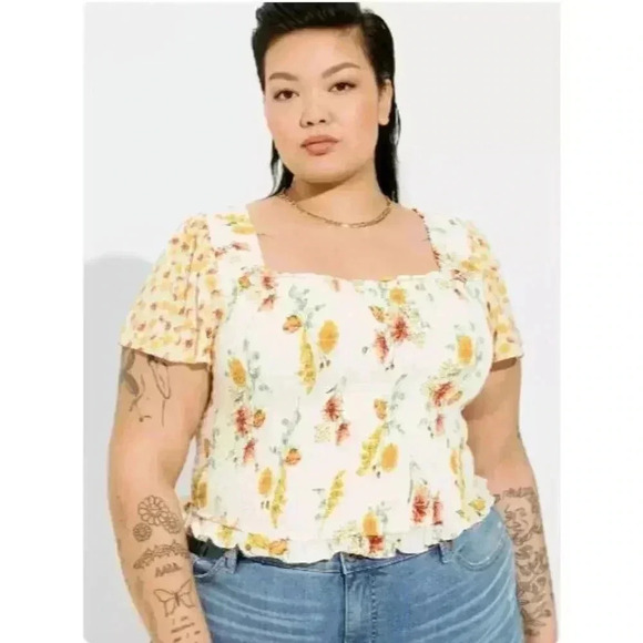 Torrid Warm Sunset Floral Smocked Flutter Sleeve Crop Top 1 (1x) EUC - Picture 1 of 15